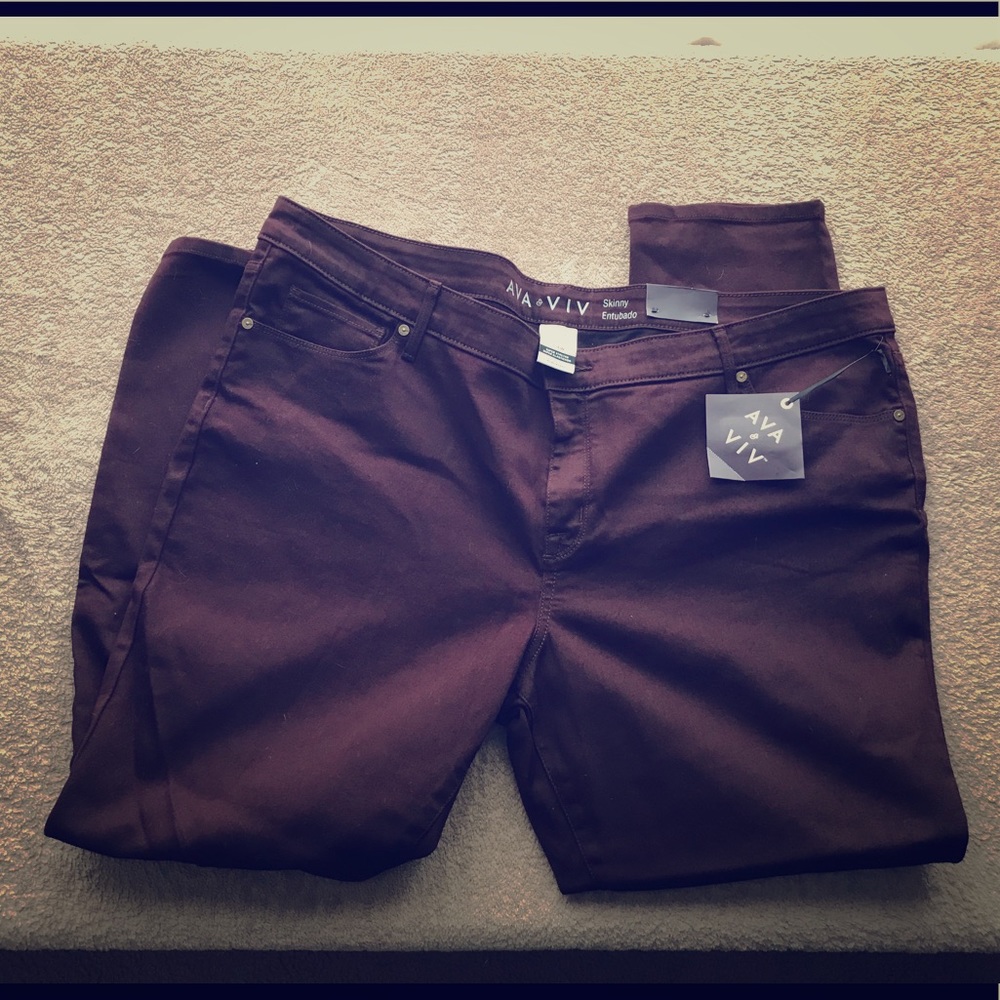 NWT burgundy skinny jeans